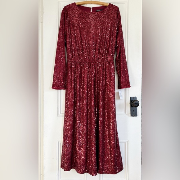 🏷️ NWT Maggy London Sequin Fit & Flare Midi Dress in Cherry. Size 12 - Picture 2 of 8